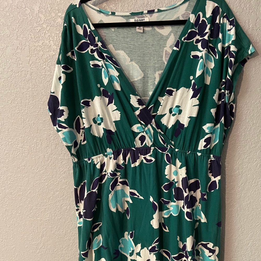 V- neck dress